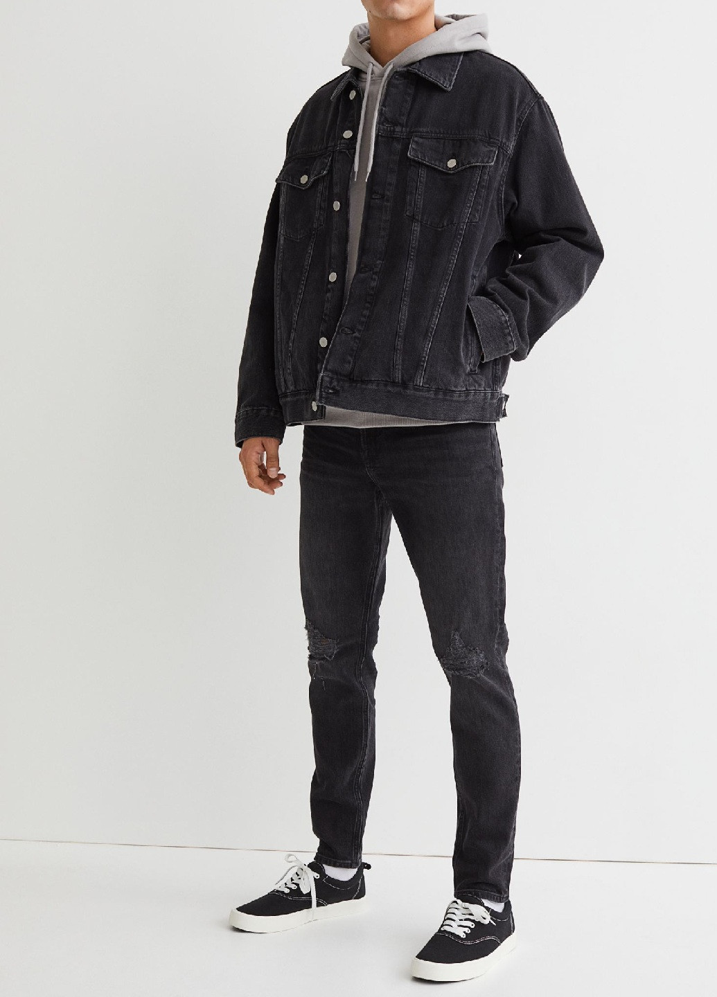 Черные демисезонные джинсы H&M