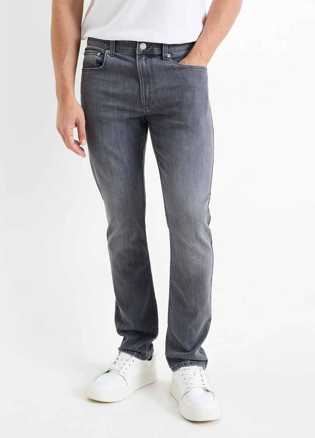 Серые демисезонные зауженные джинсы C&A