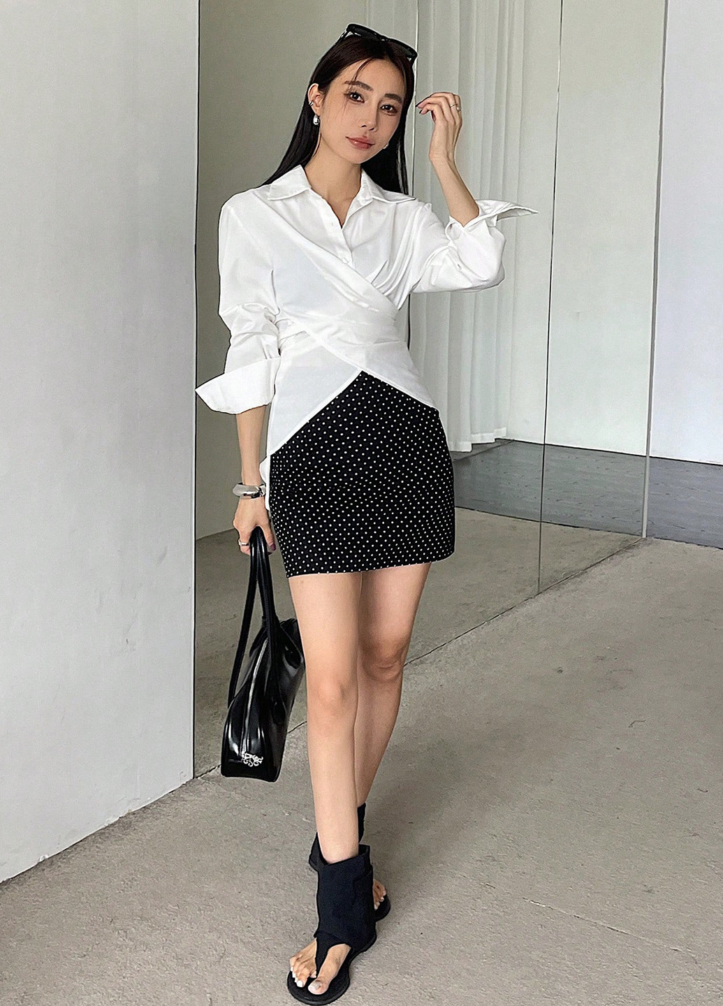 Белая блуза на запах SHEIN