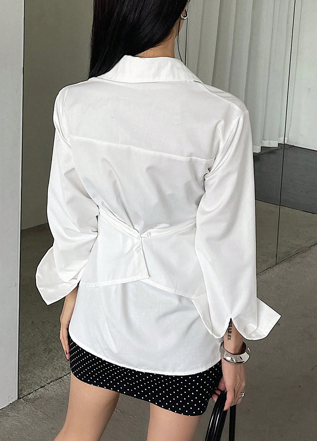 Белая блуза на запах SHEIN