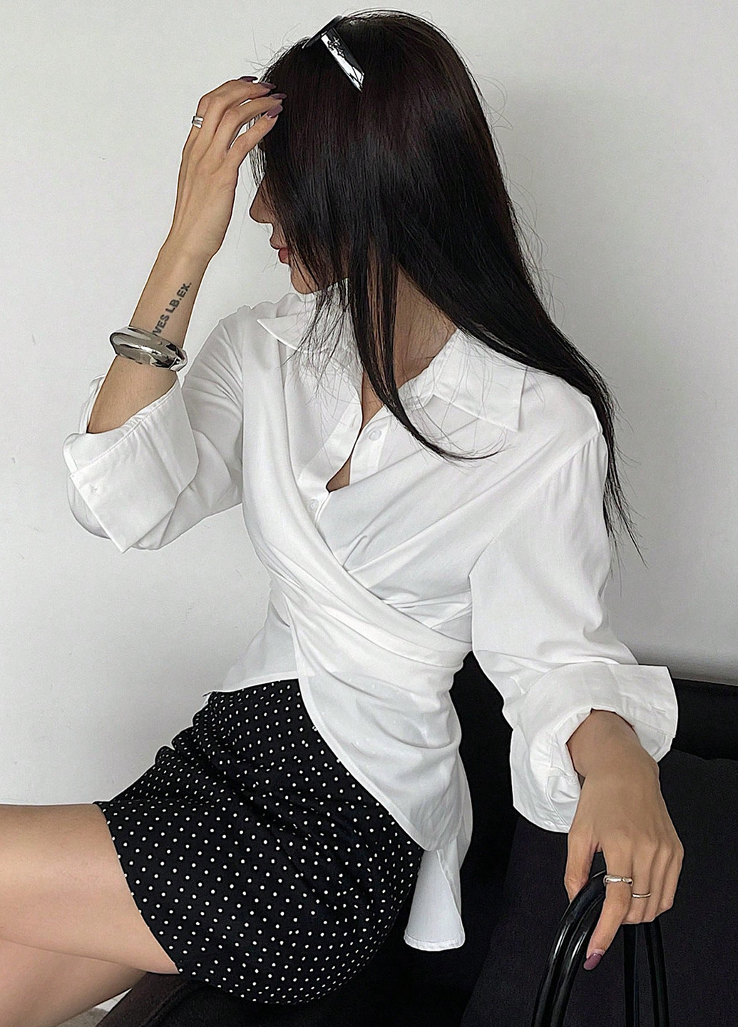 Белая блуза на запах SHEIN