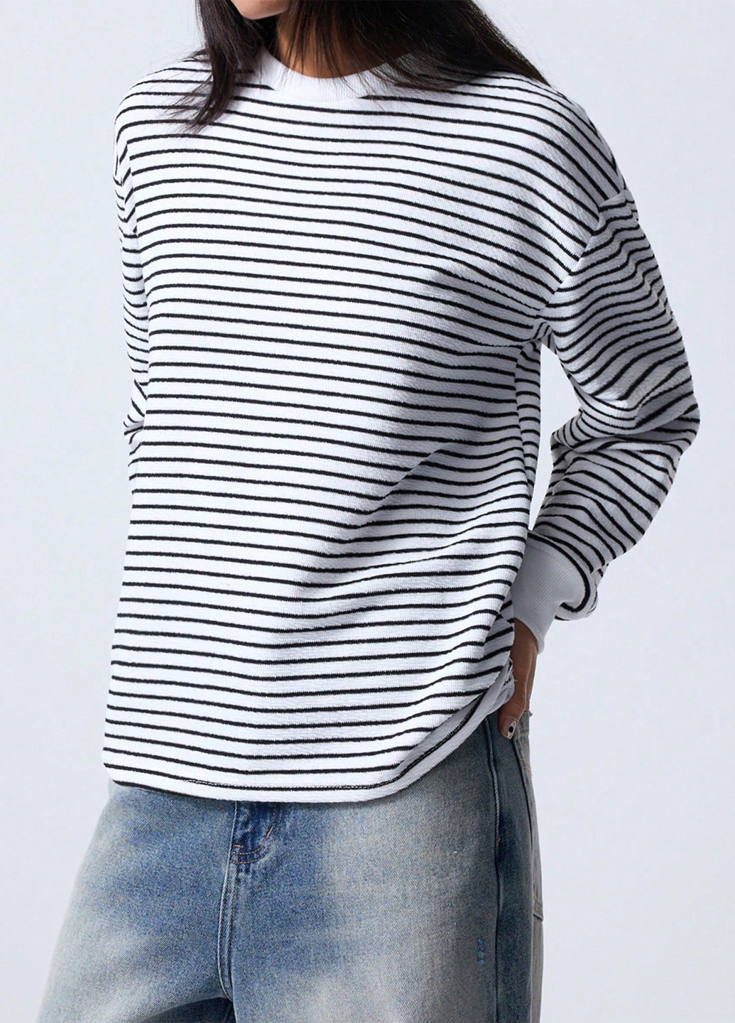 Черно-белый свитшот SHEIN полоска без декора (333366197)