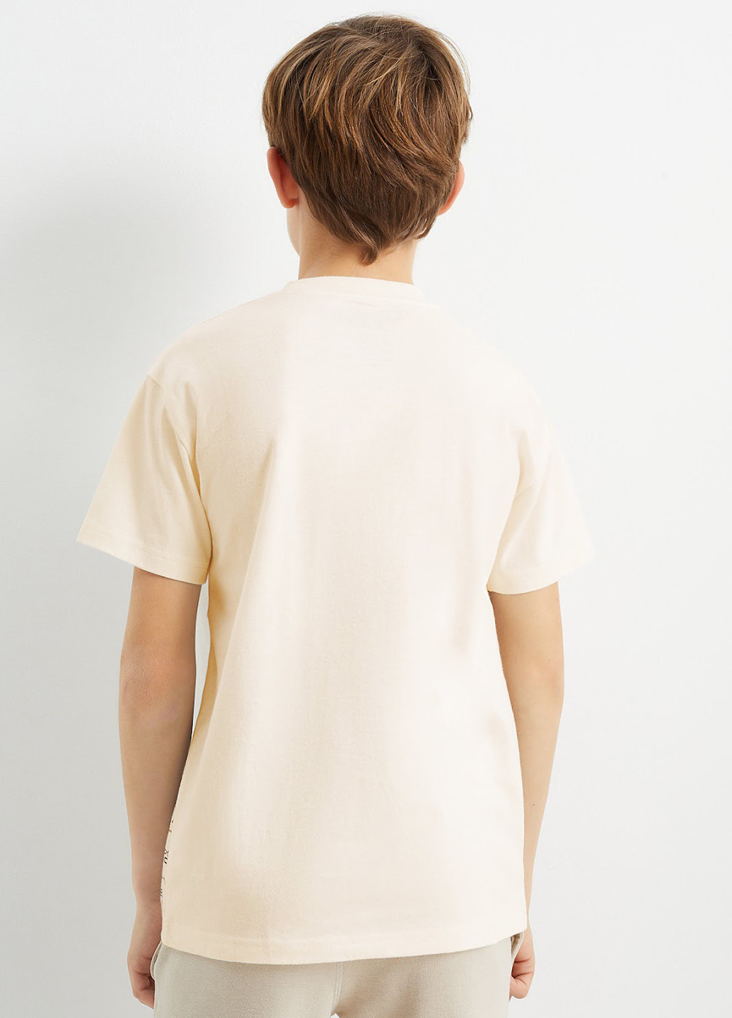 Бежевая летняя футболка C&A