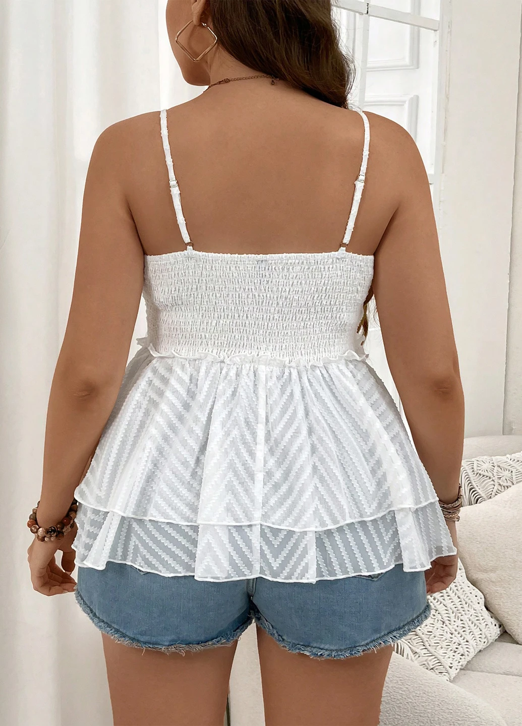 Біла блуза з баскою SHEIN