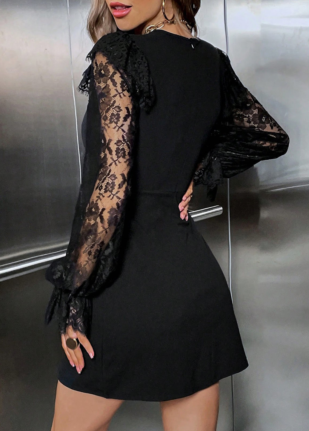 Черное кэжуал платье силуэтная SHEIN однотонное