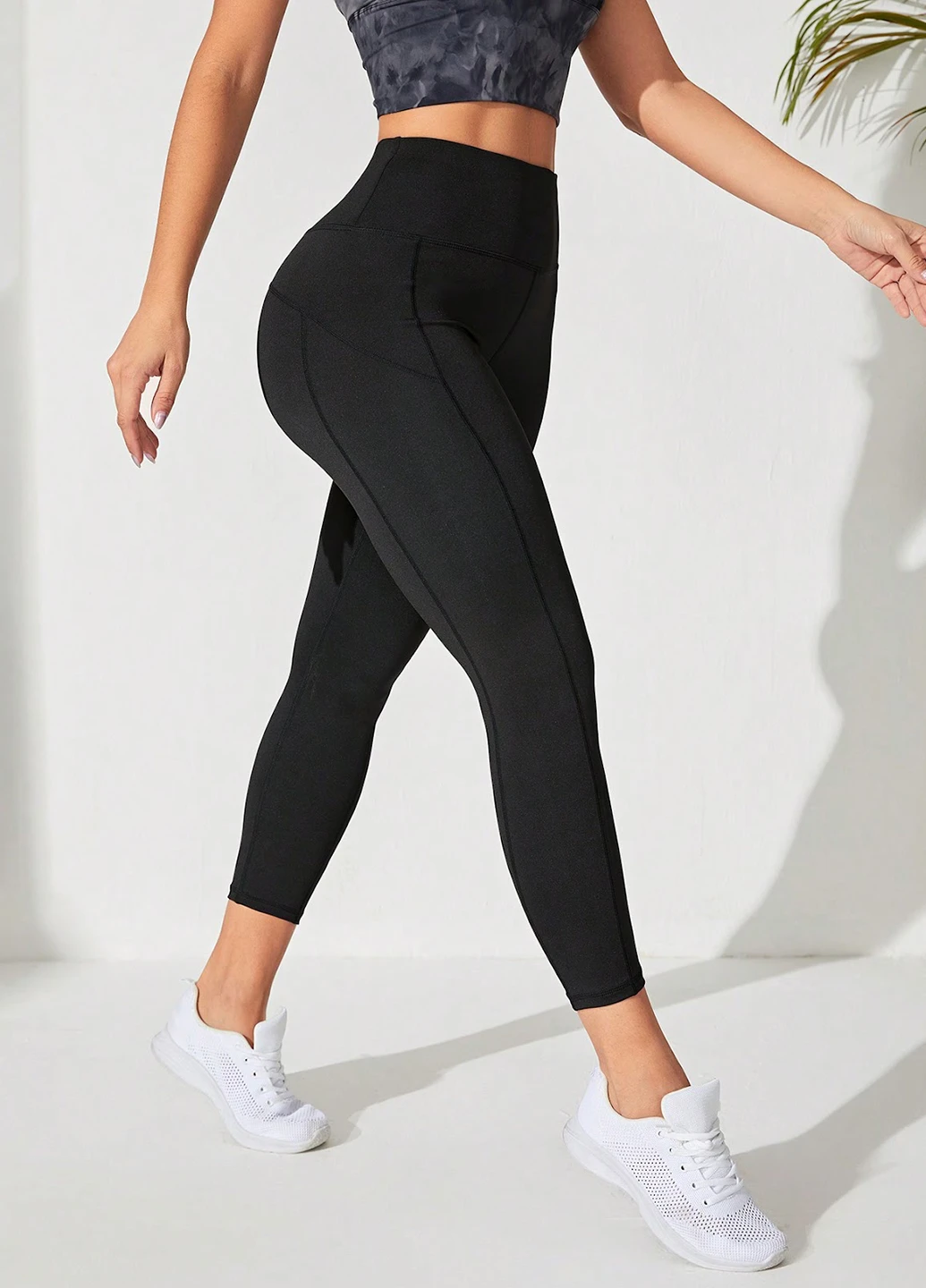 Черные демисезонные леггинсы SHEIN