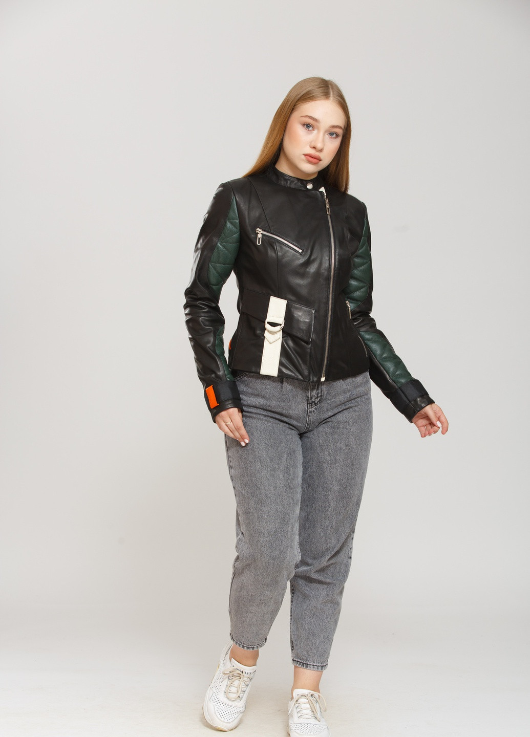 Черная демисезонная куртка Sacha Pacha