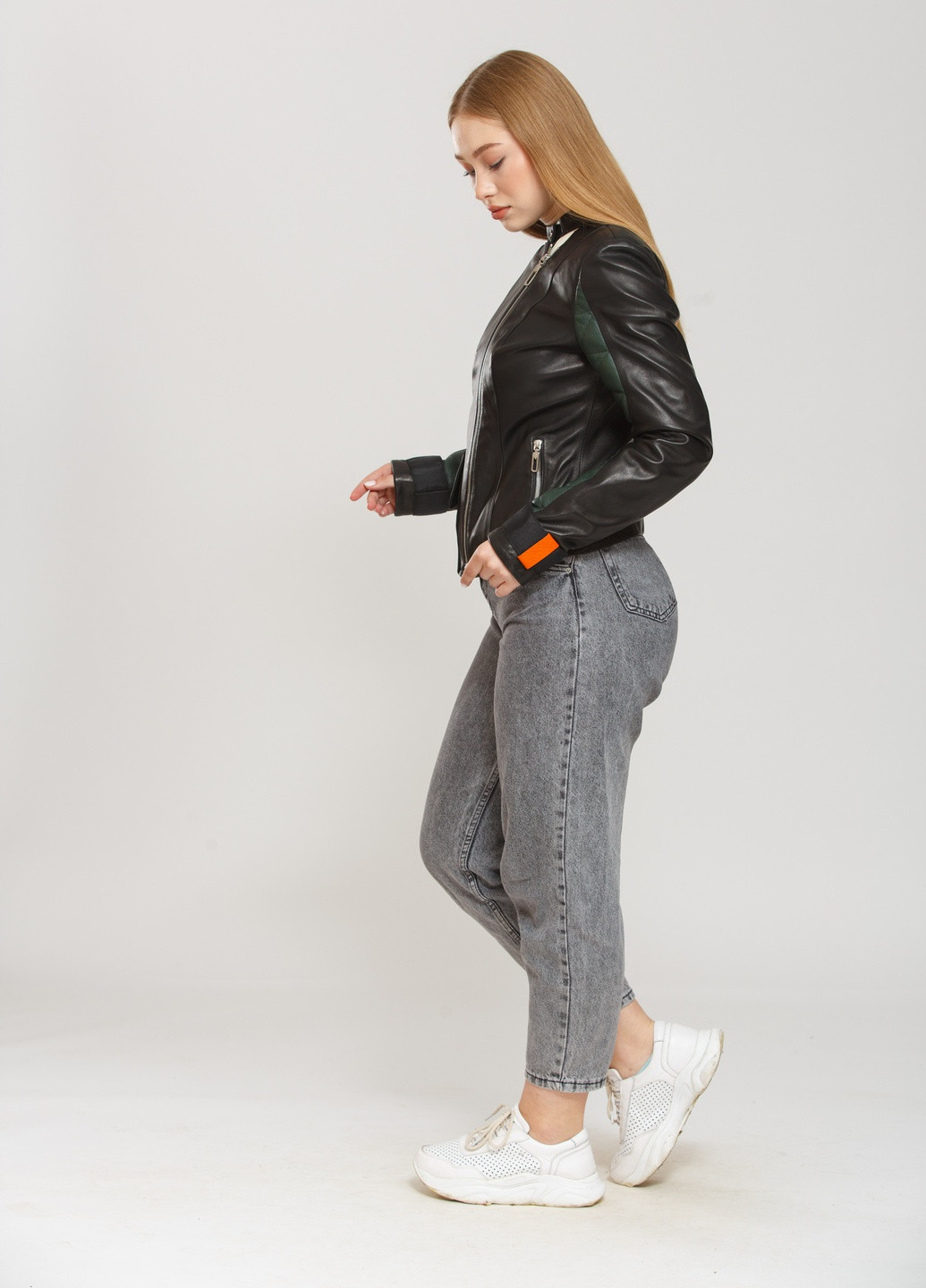 Черная демисезонная куртка Sacha Pacha