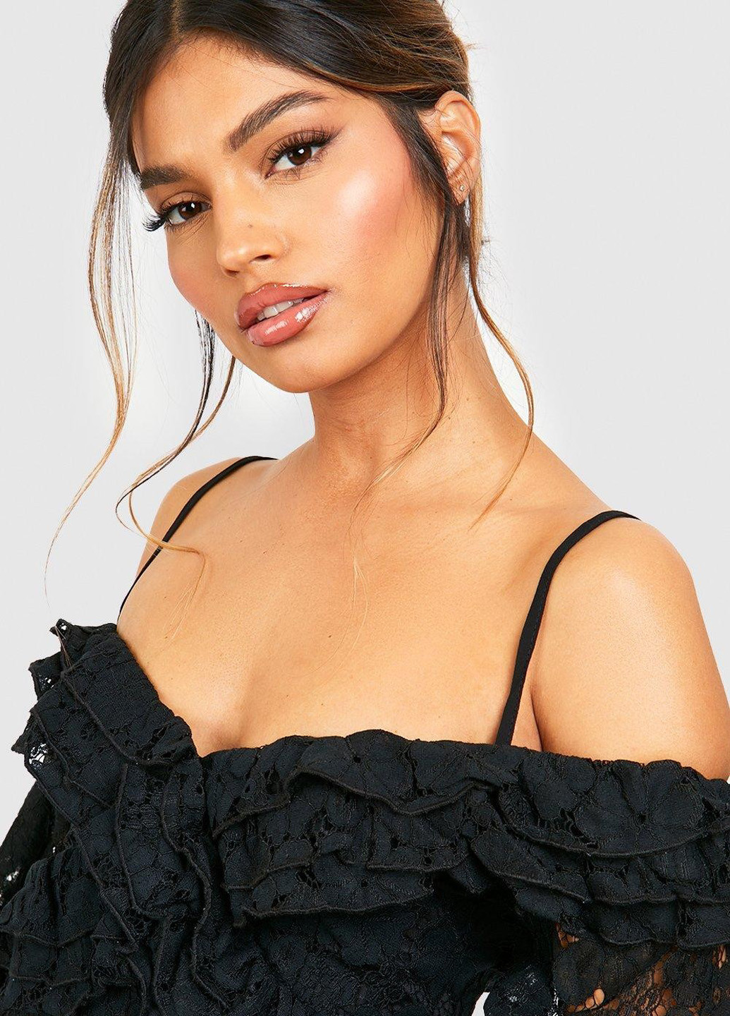 Черное кэжуал, коктейльное платье с открытыми плечами Boohoo однотонное