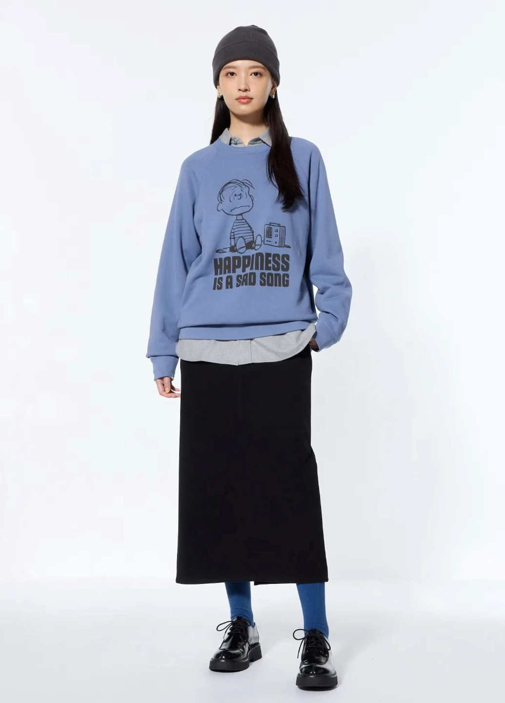 Синий свитшот Uniqlo рисунок без декора (327231656)