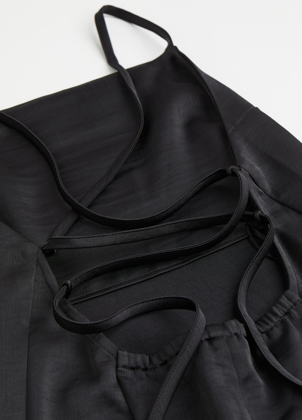 Черное коктейльное платье с открытой спиной, футляр H&M однотонное