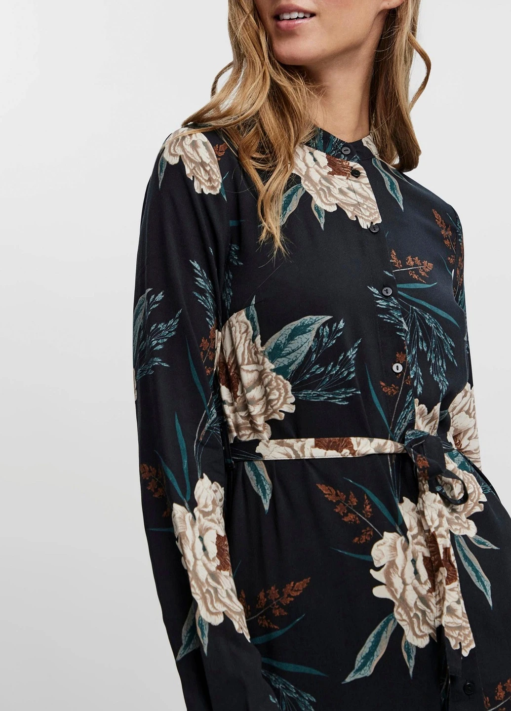 Черное кэжуал платье Vero Moda с цветочным принтом