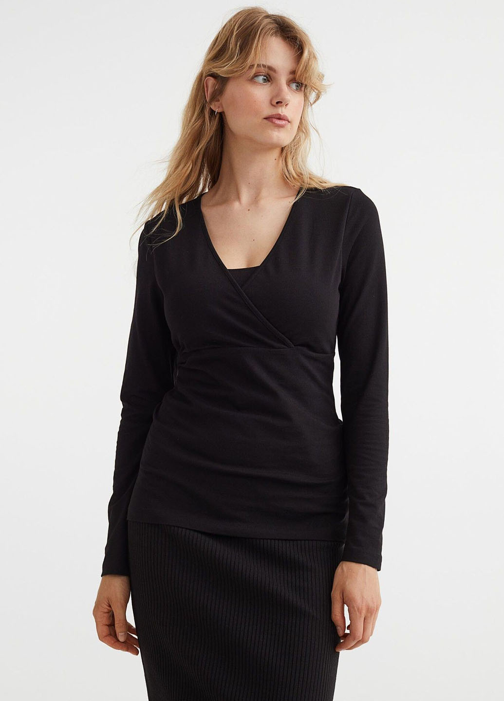 Чёрная блуза для беременных на запах H&M