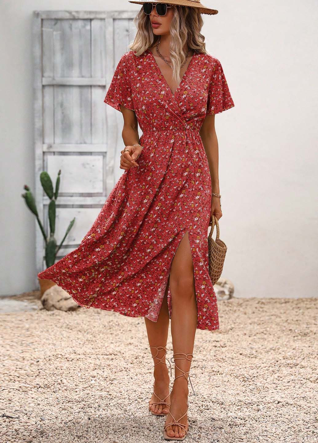 Світло-червона кежуал сукня на запах SHEIN з квітковим принтом