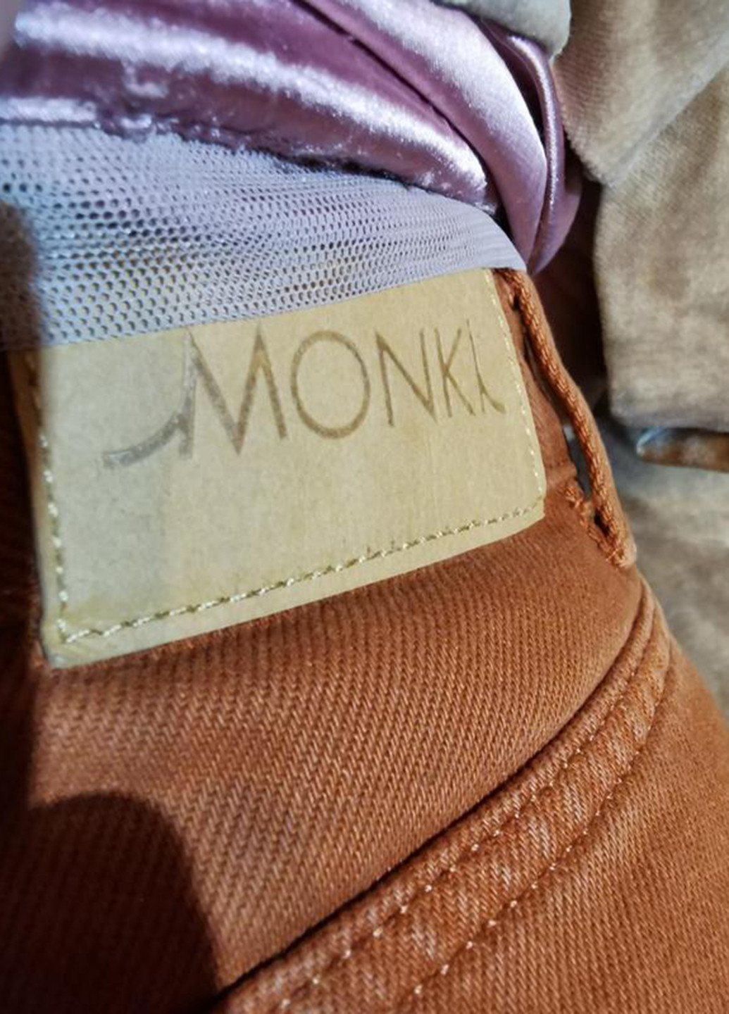 Джинси Monki кльош однотонні гірчичні джинсові бавовна