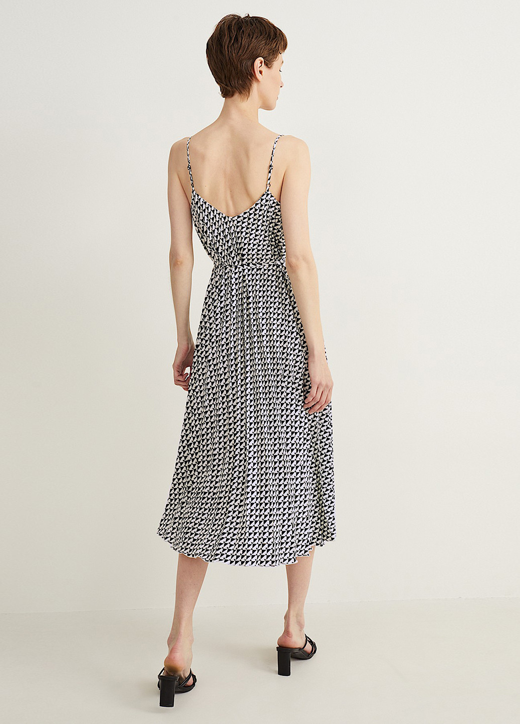 Чорно-білий кежуал сукня плісована C&A з геометричним візерунком