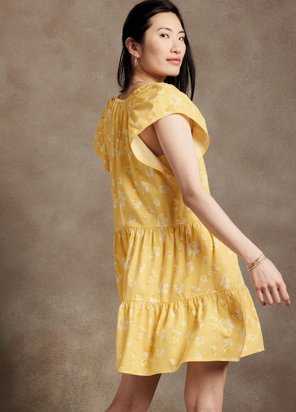 Желтое кэжуал платье а-силуэт Banana Republic с цветочным принтом