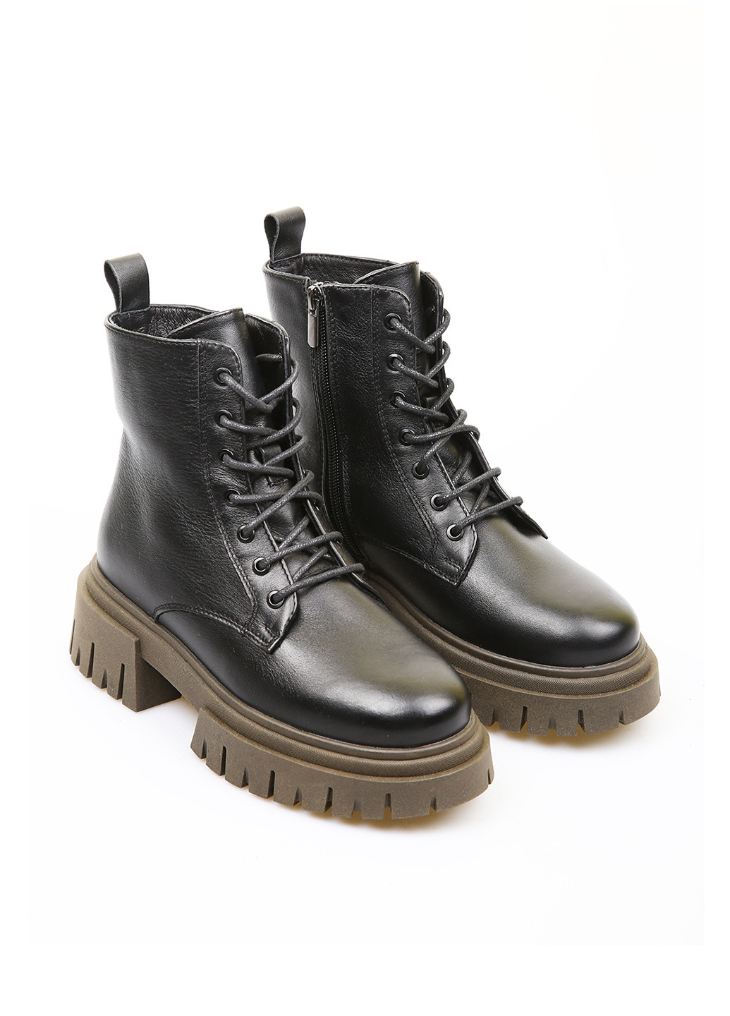 Зимние ботинки Camalini на тракторной подошве, со шнуровкой