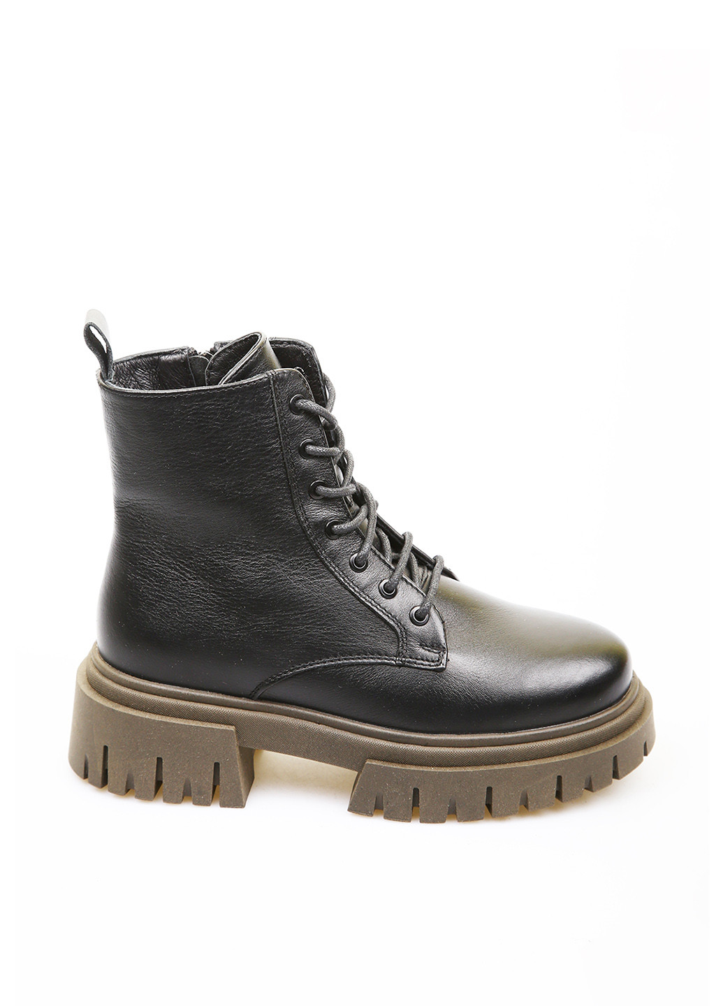 Зимние ботинки Camalini на тракторной подошве, со шнуровкой