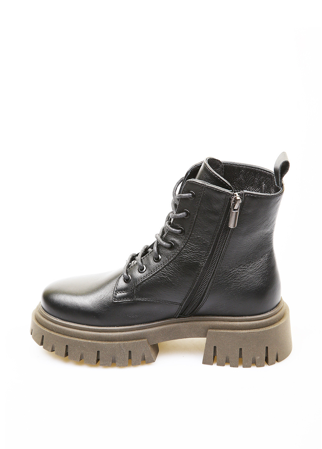 Зимние ботинки Camalini на тракторной подошве, со шнуровкой