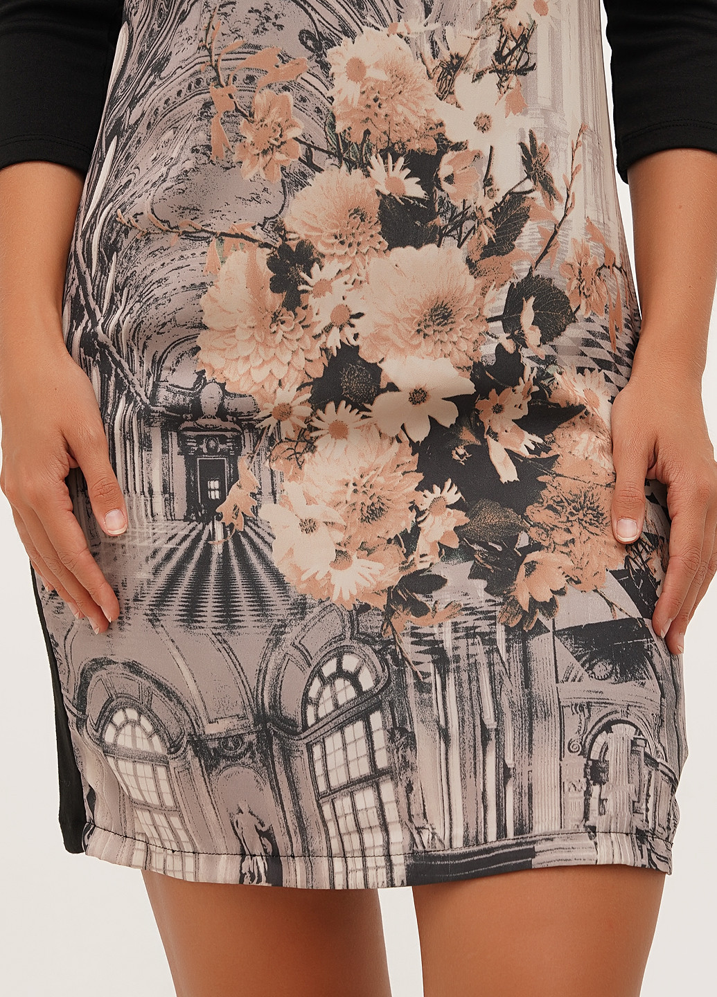 Черное кэжуал платье Sassofono с рисунком