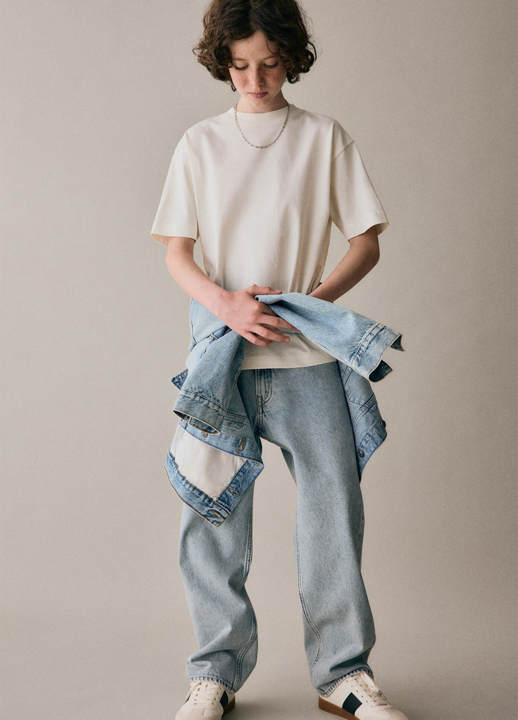 Светло-голубые демисезонные прямые джинсы H&M