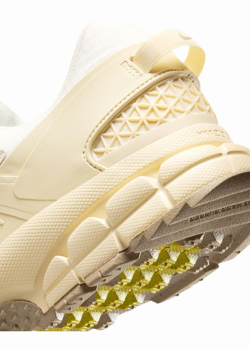 Бежеві Осінні кросівки fv2295-101 Nike Zoom Vomero Roam