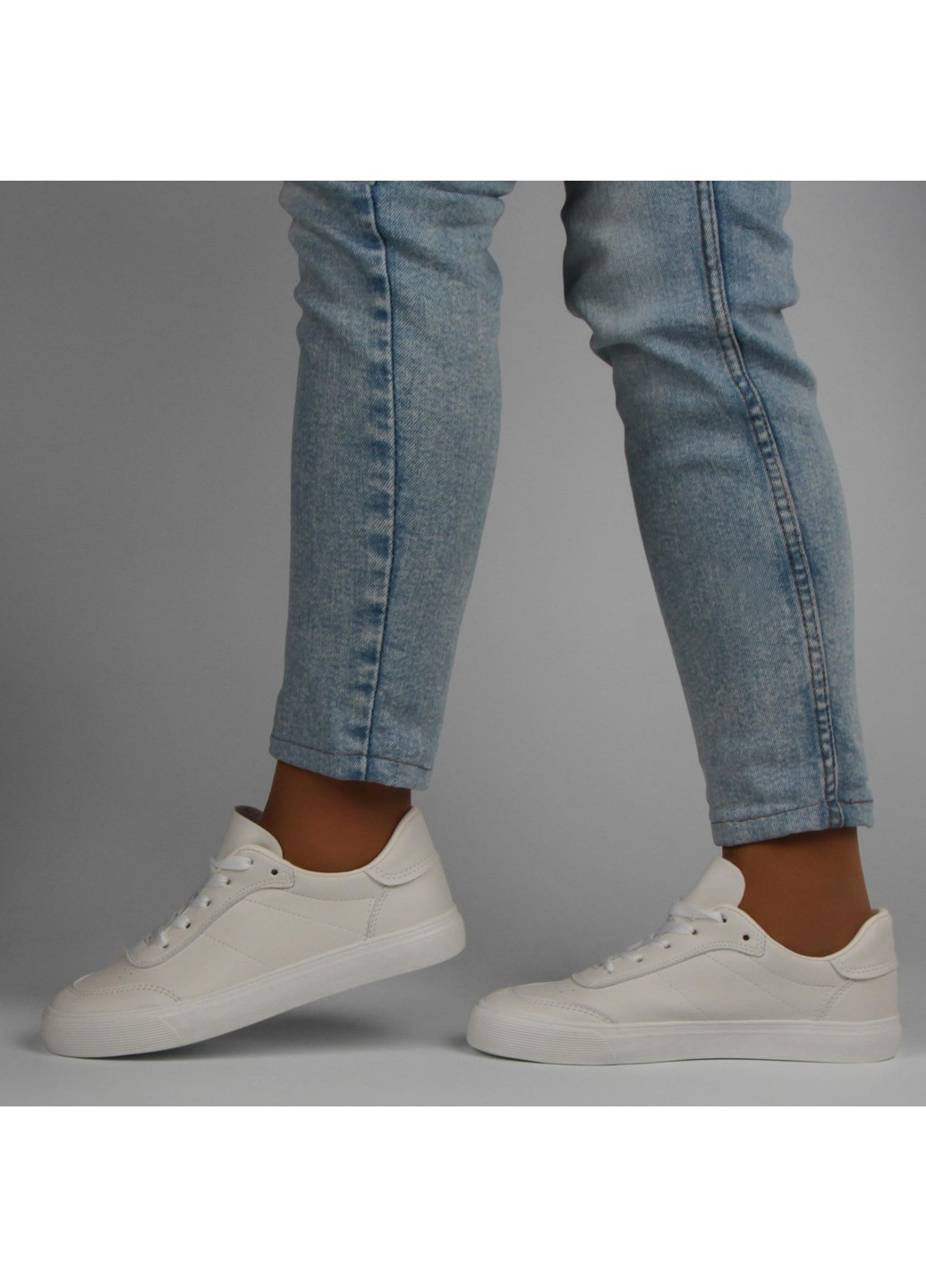 Белые демисезонные женские кроссовки 198015 Renzoni