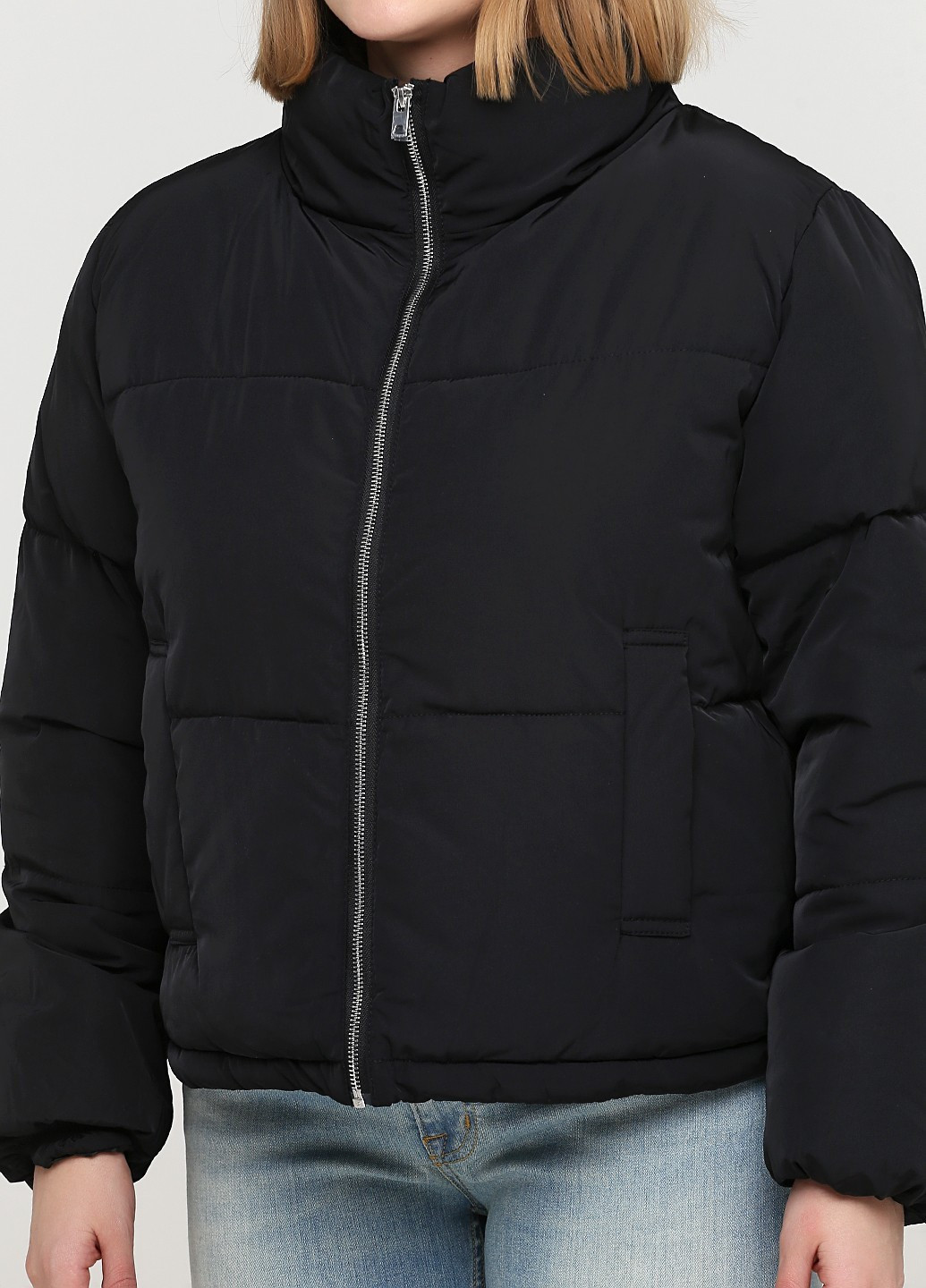 Черная демисезонная куртка H&M