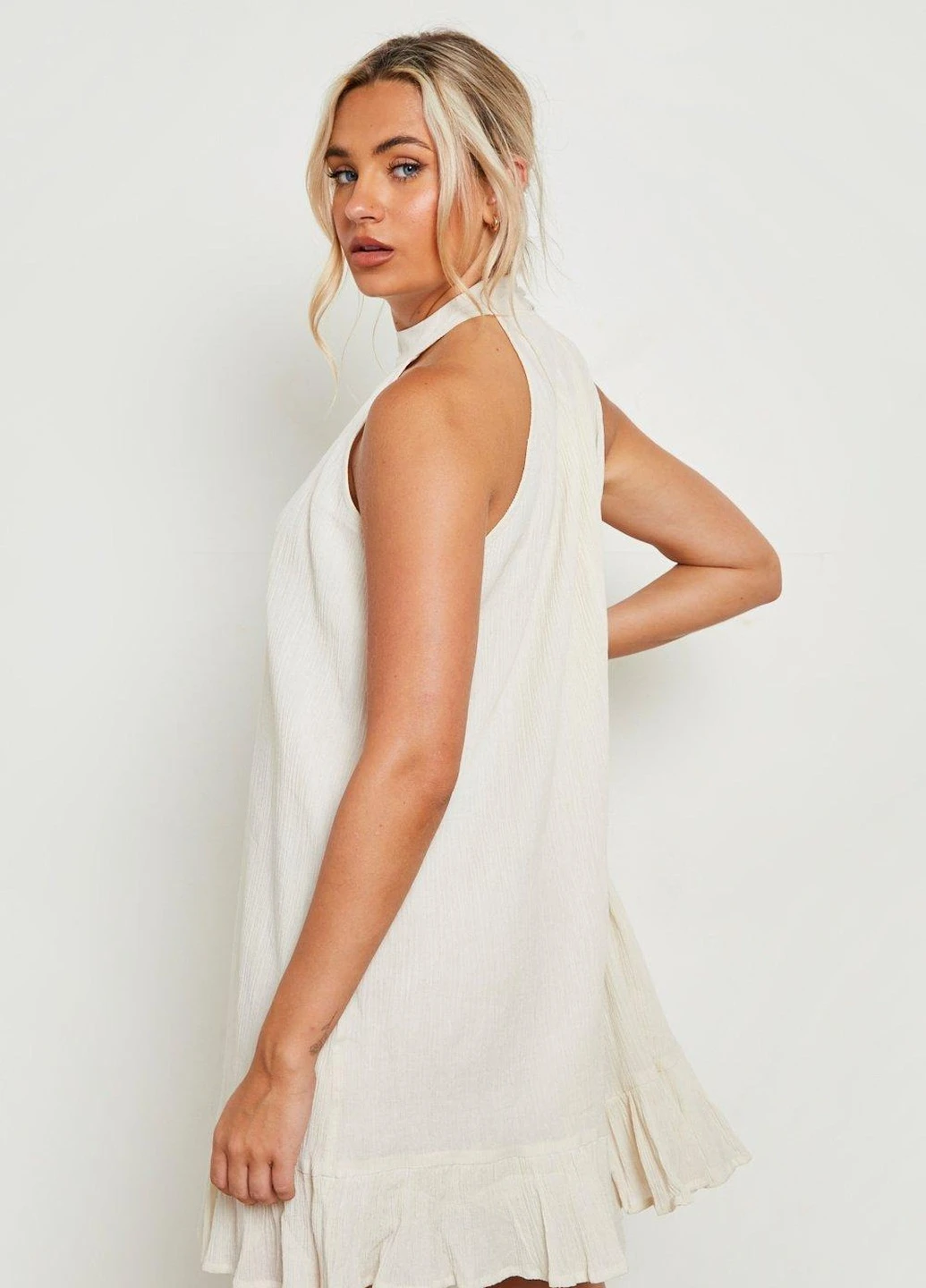 Белое платье Boohoo