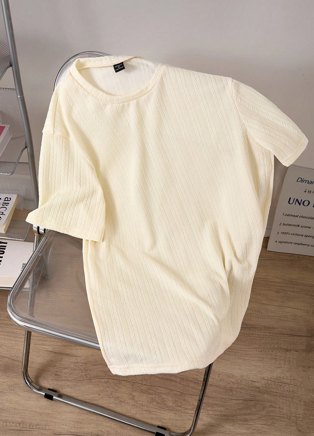 Кремова футболка SHEIN