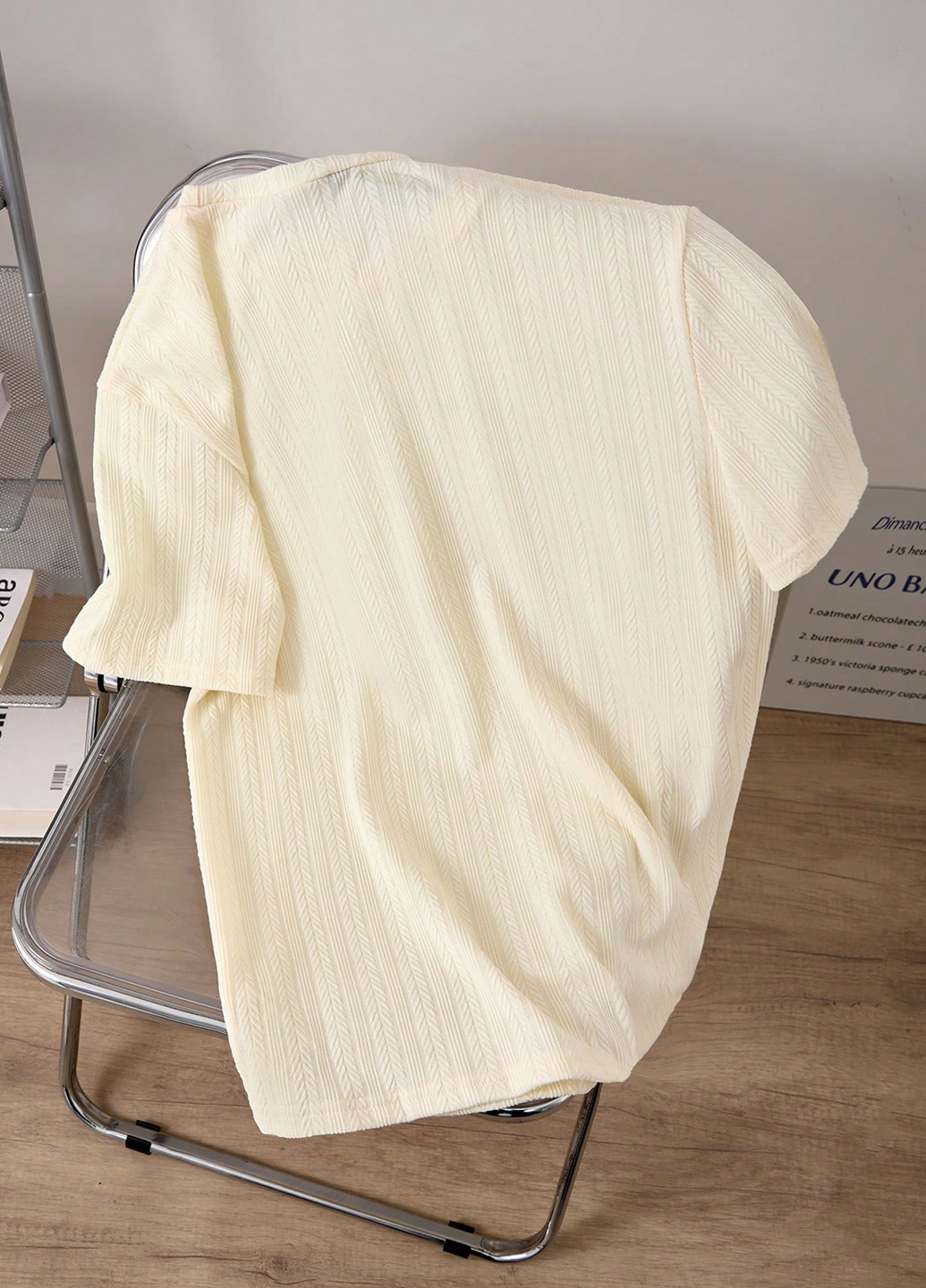 Кремова футболка SHEIN