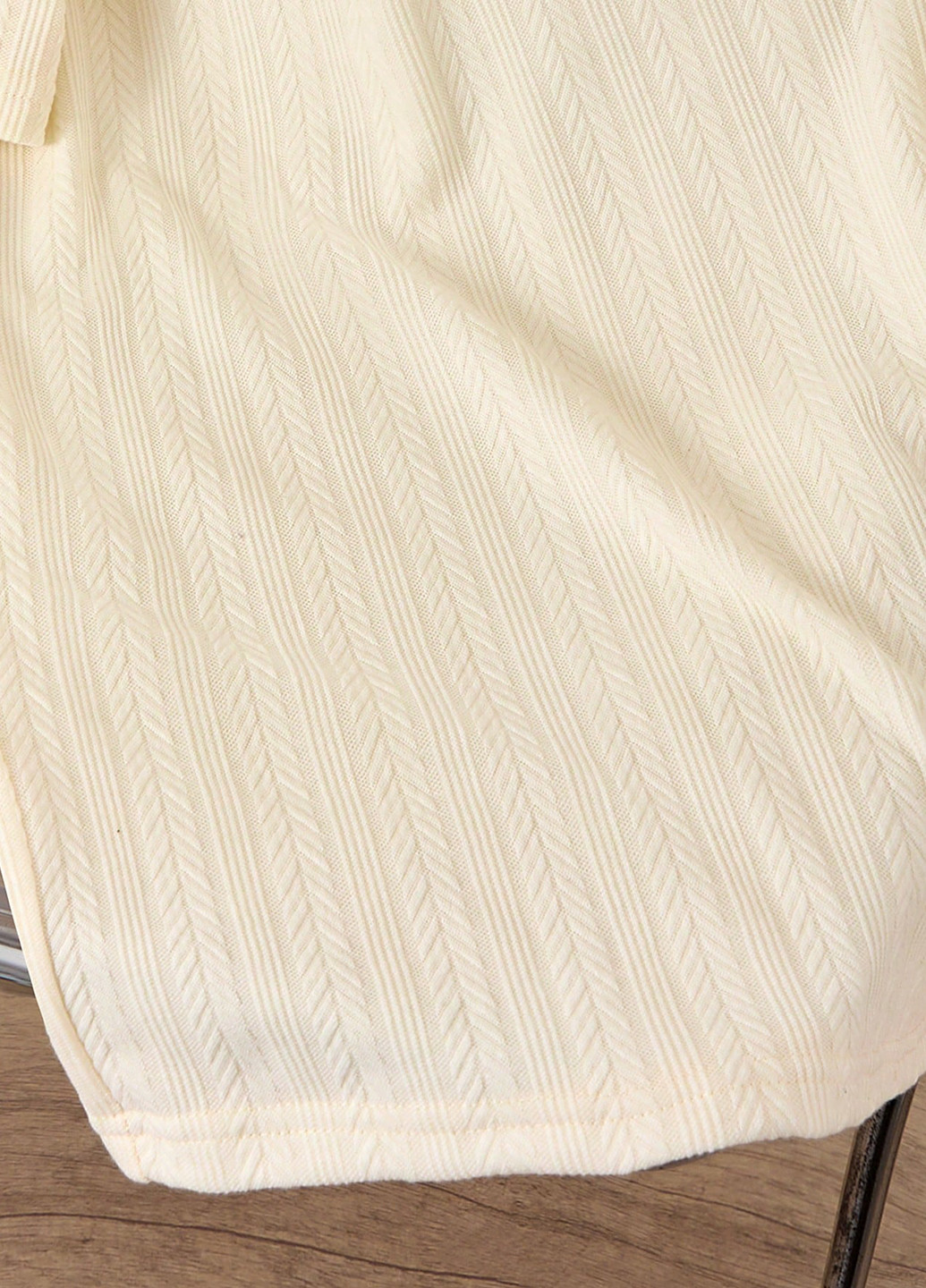 Кремова футболка SHEIN