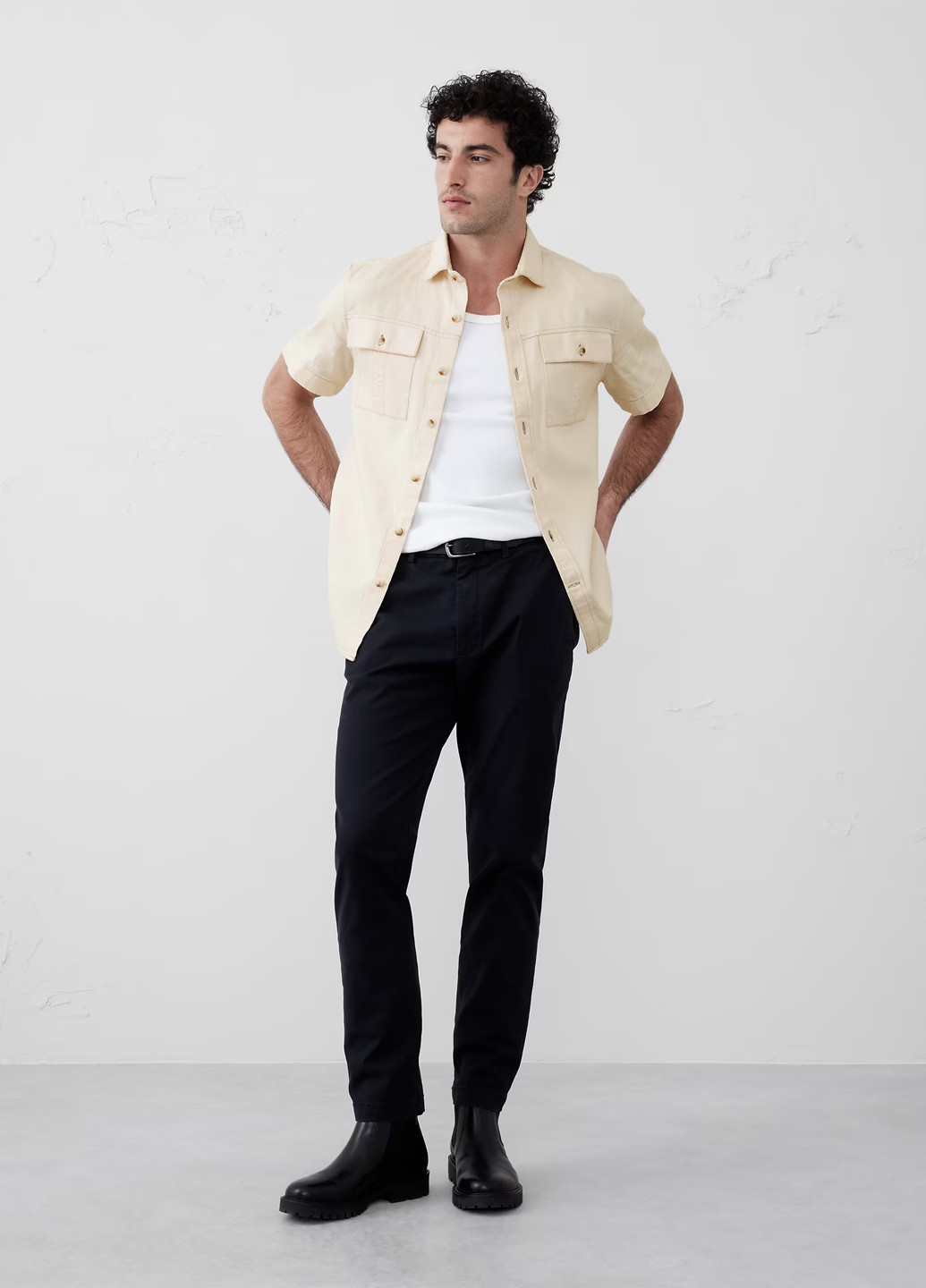 Молочная кэжуал рубашка однотонная Banana Republic