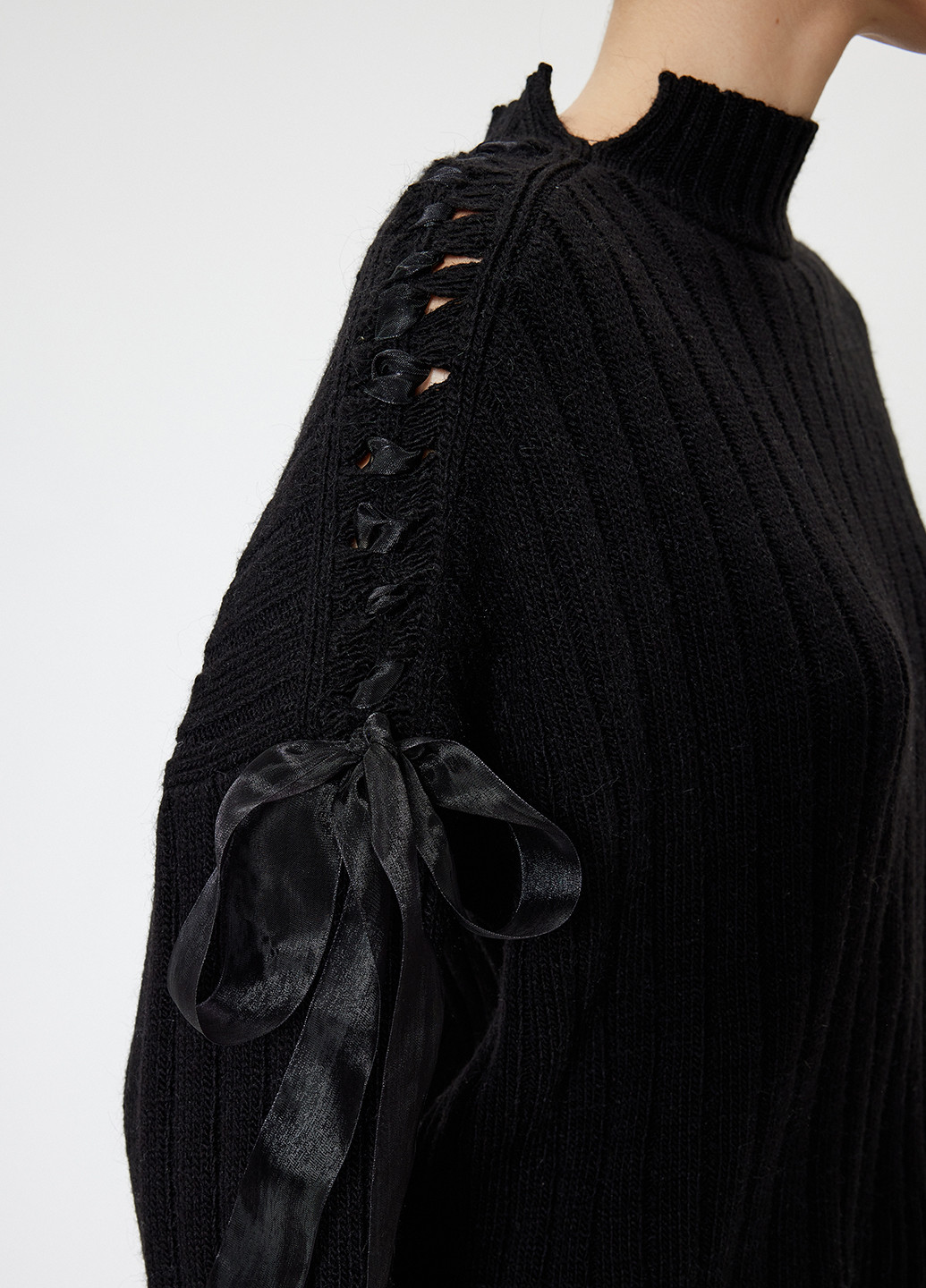 Черный демисезонный свитер KOTON