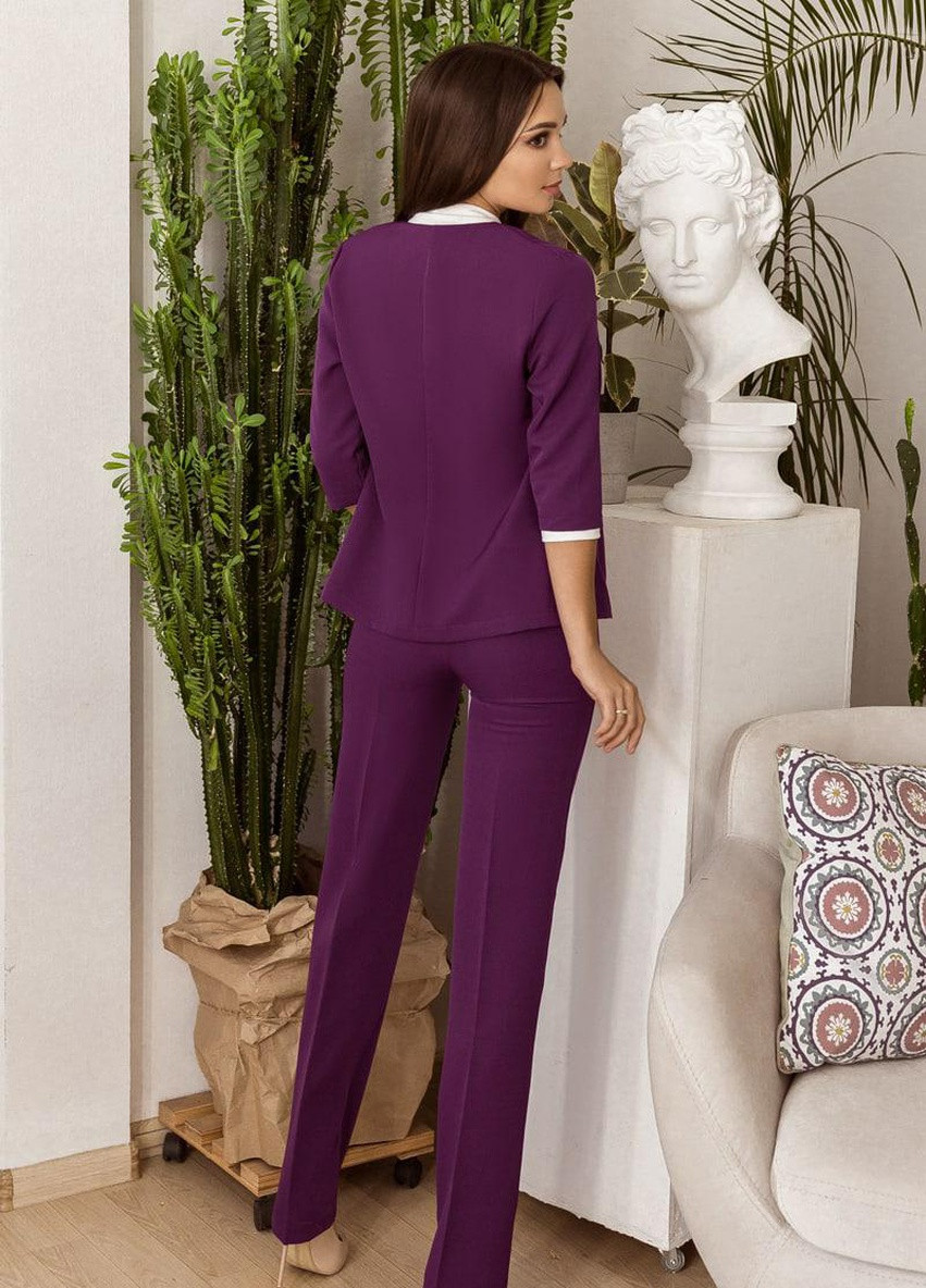 Жіночий стильний брючний костюм із костюмної тканини середньої щільності розмір фіолетового кольору р.42/44 374585 New Trend (256030071)