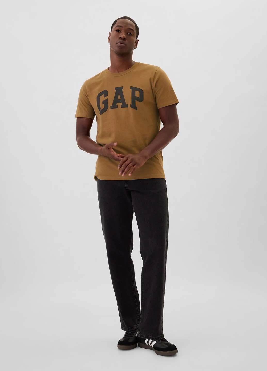 Коричневая футболка Gap