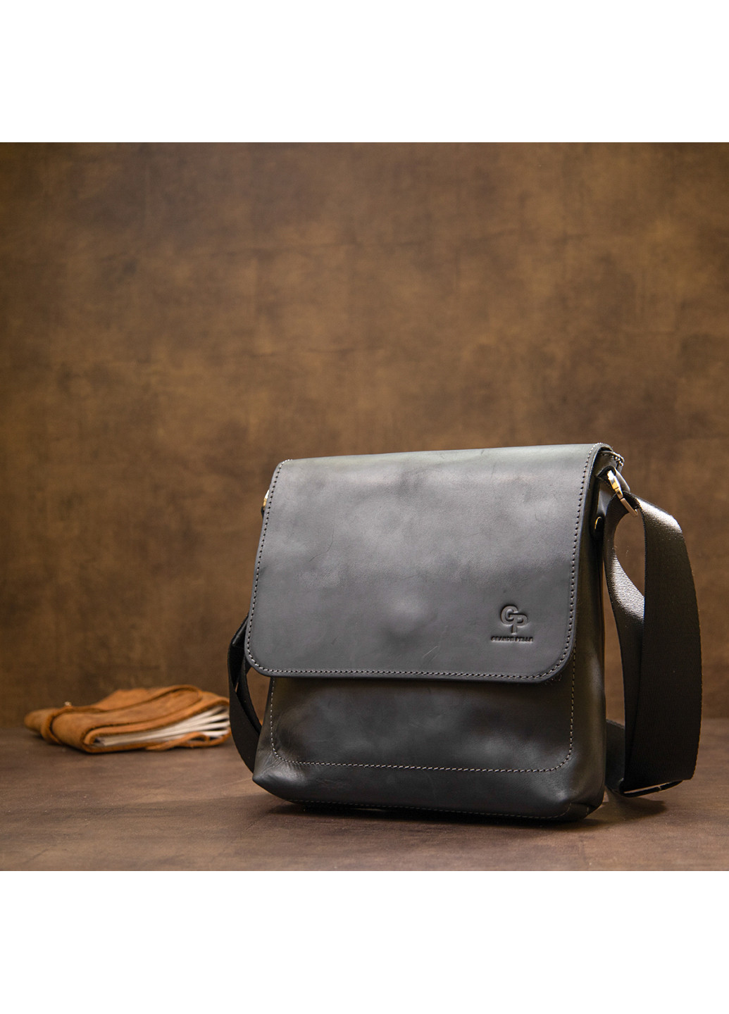 Мужская кожаная сумка 24х24х6 см Grande Pelle (250096723)