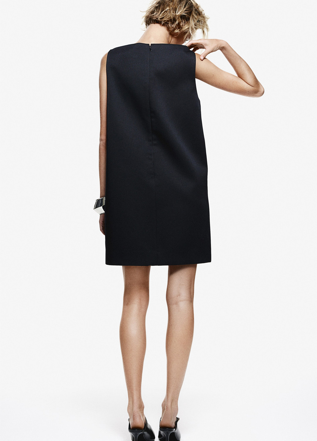 Чорна кежуал сукня а-силует H&M однотонна