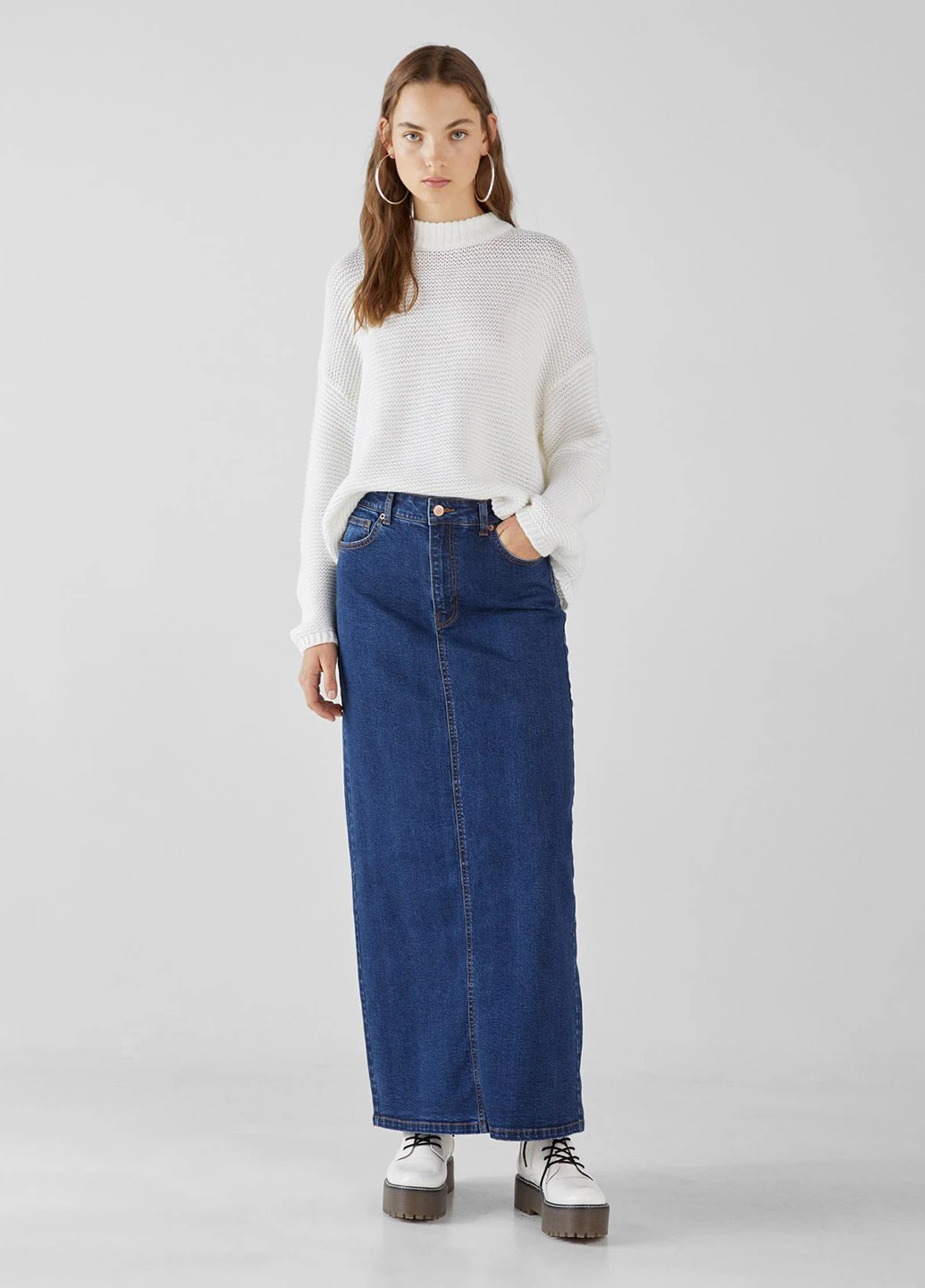 Темно-синяя джинсовая однотонная юбка Bershka