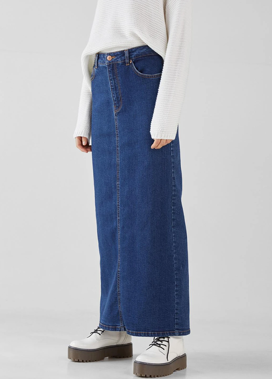 Темно-синяя джинсовая однотонная юбка Bershka