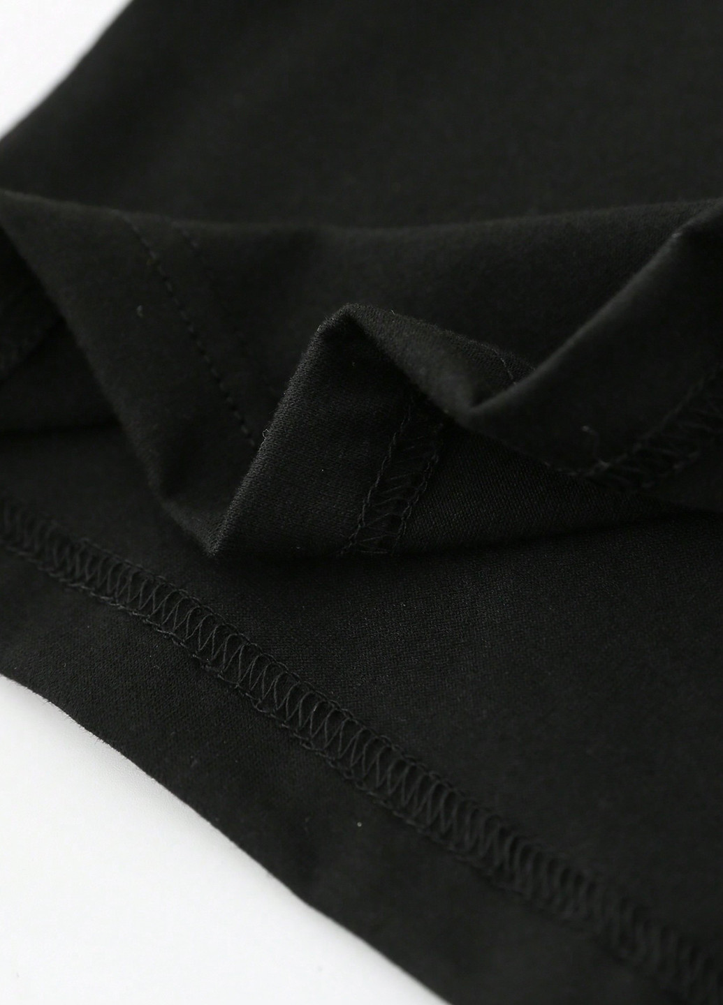 Черная летняя футболка SHEIN