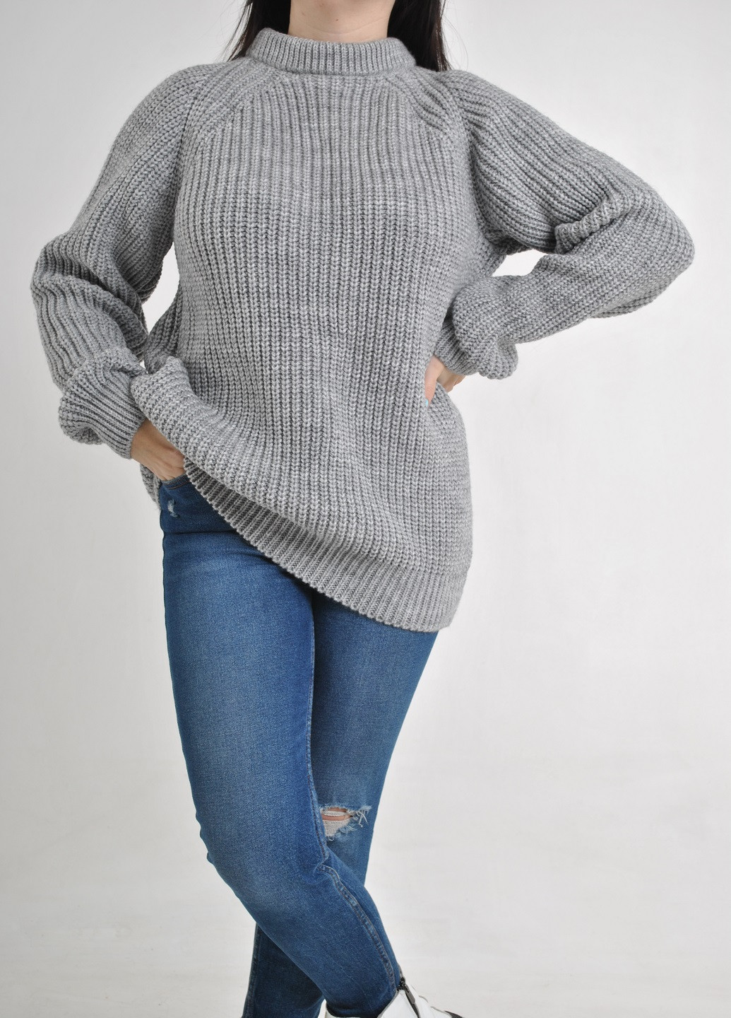 Серый зимний удлиненный свитер Berta Lucci