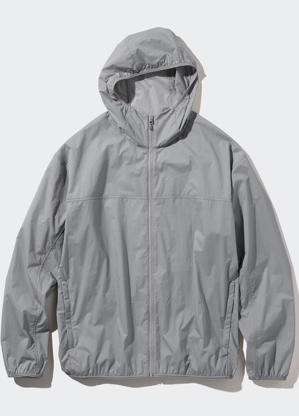 Сіра демісезонна вітровка Uniqlo
