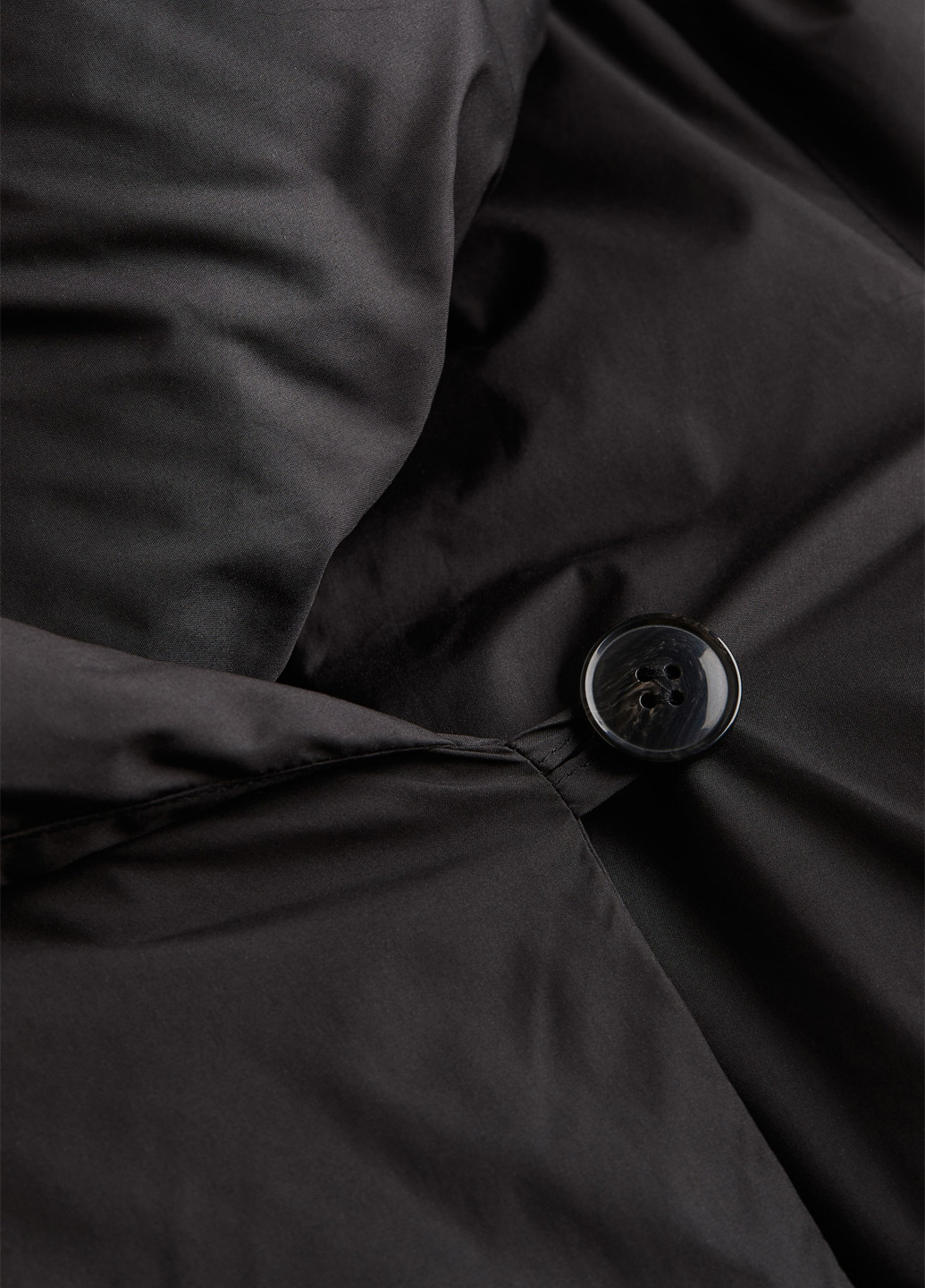 Чорна зимня куртка H&M