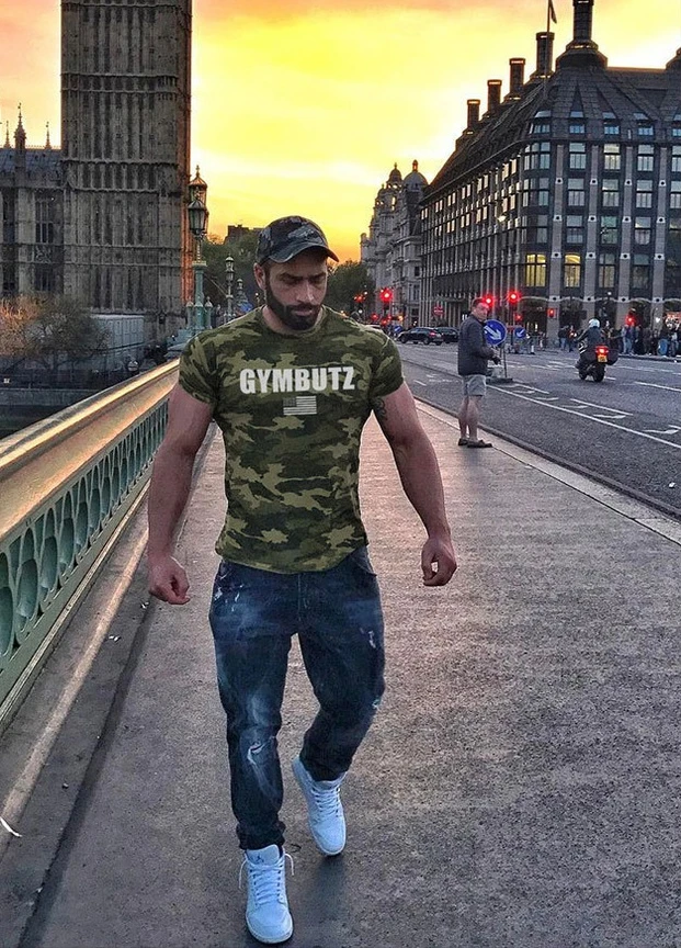 Зеленая футболка хаки BUTZ