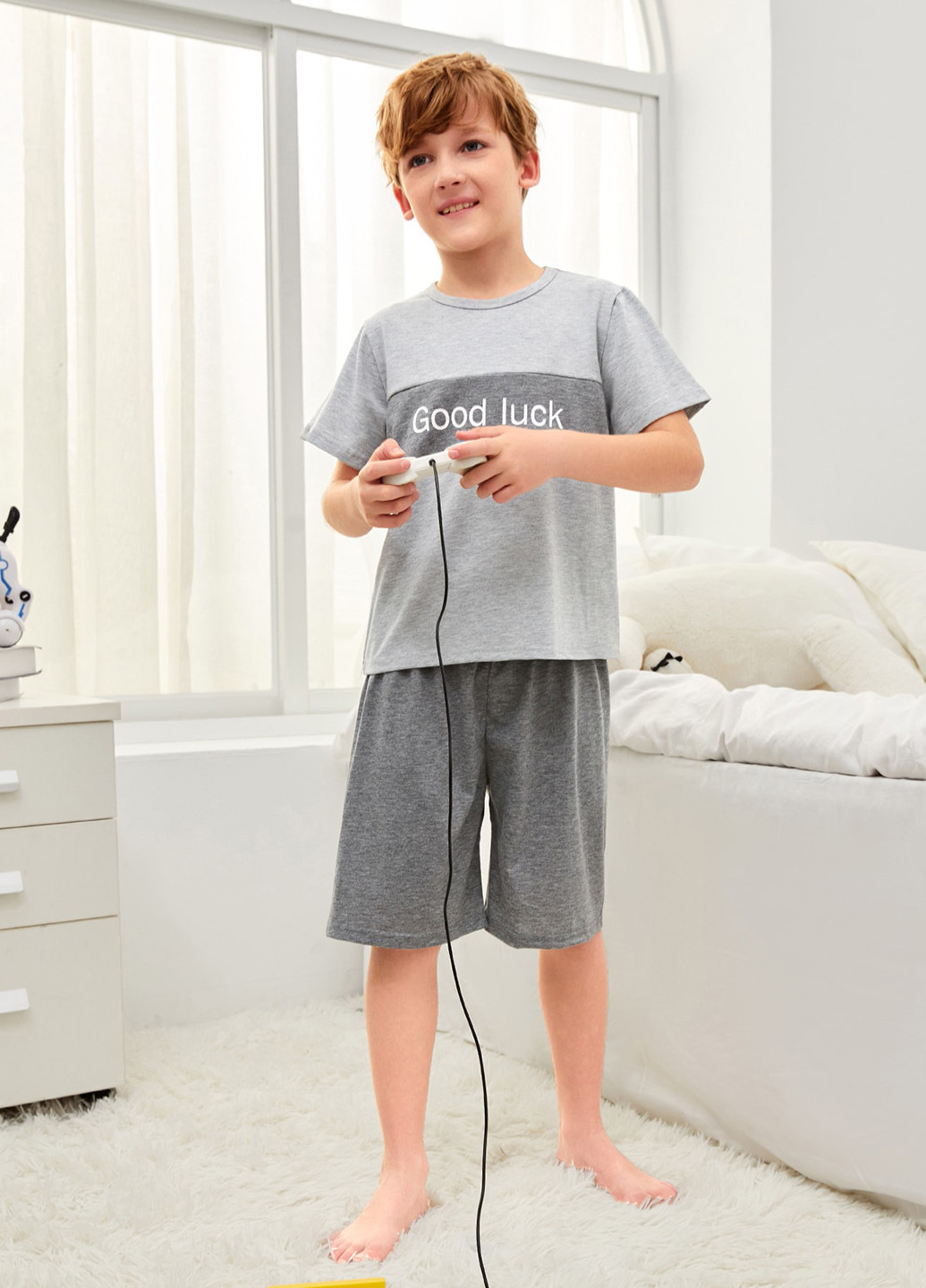 Сіра всесезон піжама (футболка, штани) футболка + штани SHEIN