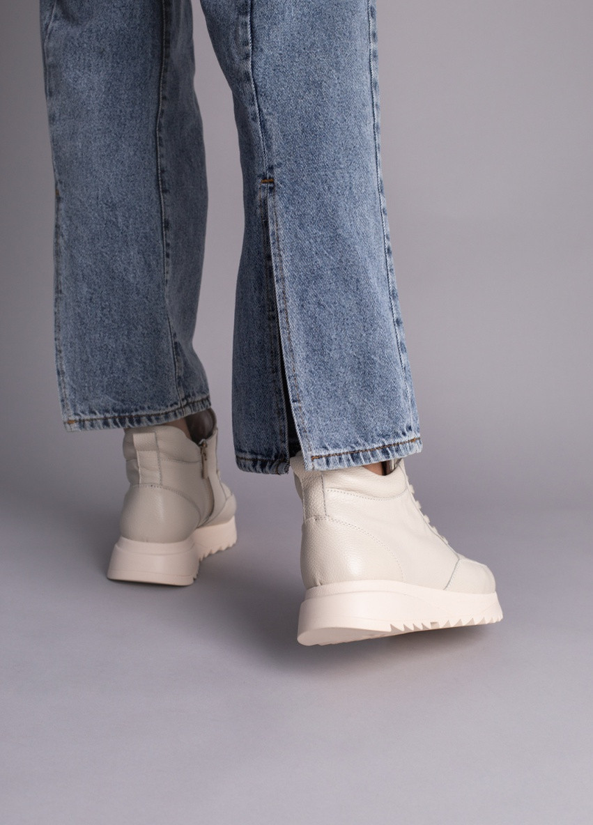 Молочные демисезонные кроссовки shoesband Brand
