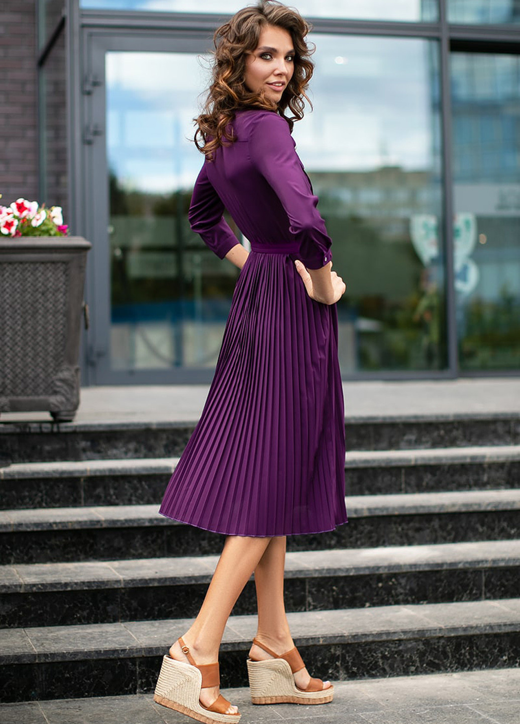 Лілова кежуал сукня з плісированого шифону темно-лілового кольору SL.IRA однотонна