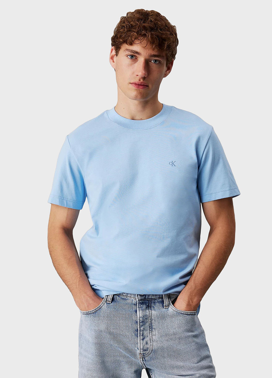 Светло-голубая футболка Calvin Klein Jeans